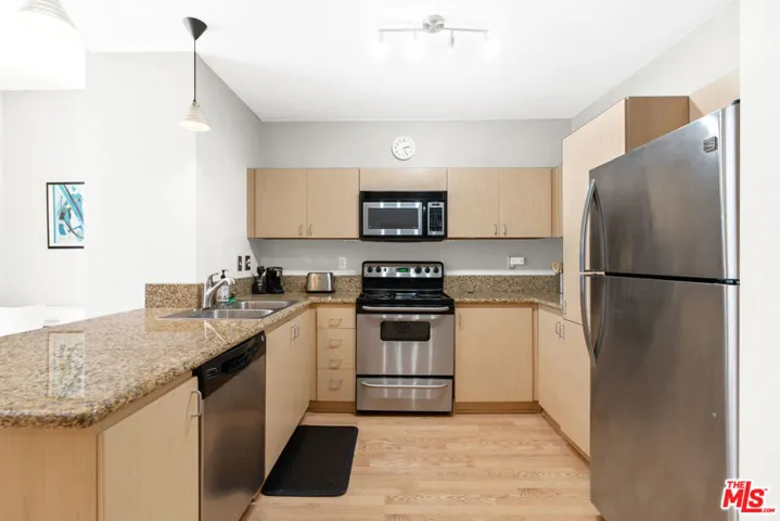 630 W 6th Street 613, Los Angeles, California 90017 — photo 5
