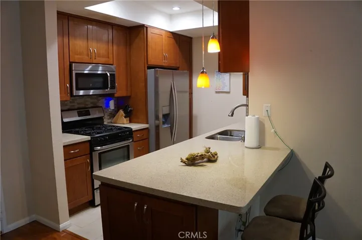 11225 Peach Grove Street, North Hollywood, California 91601 — photo 4