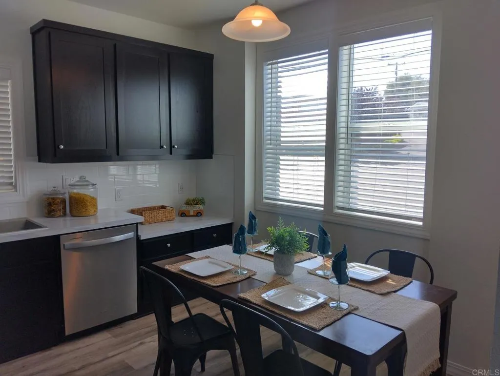 Eat in kitchen Eat in kitchen