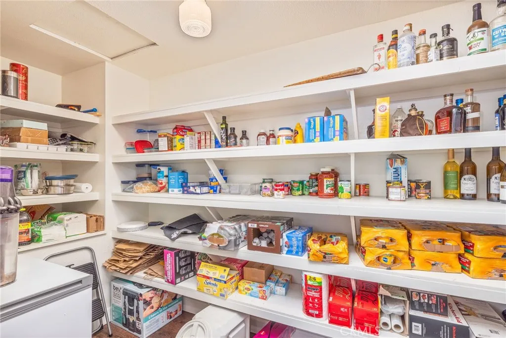 Large walk in kitchen pantry Large walk in kitchen pantry