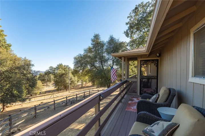 Deck off Bonus sun room