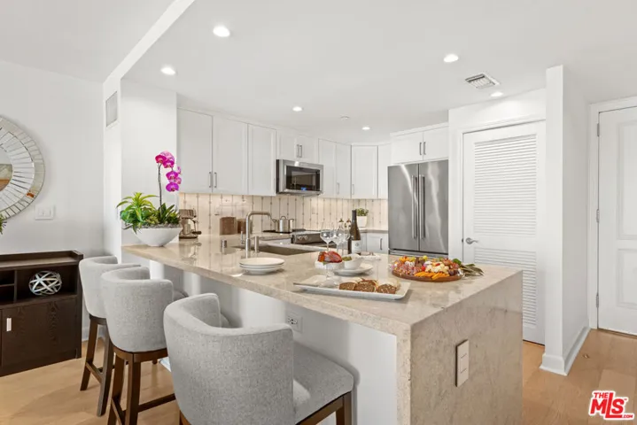 1221 W Ocean Avenue 804, Santa Monica, California 90401 — photo 5