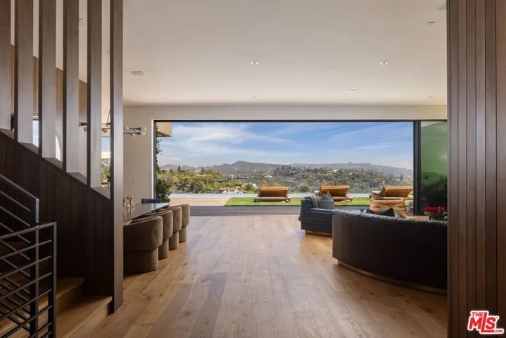 1030 Somera Road, Los Angeles, California 90077 — photo 4