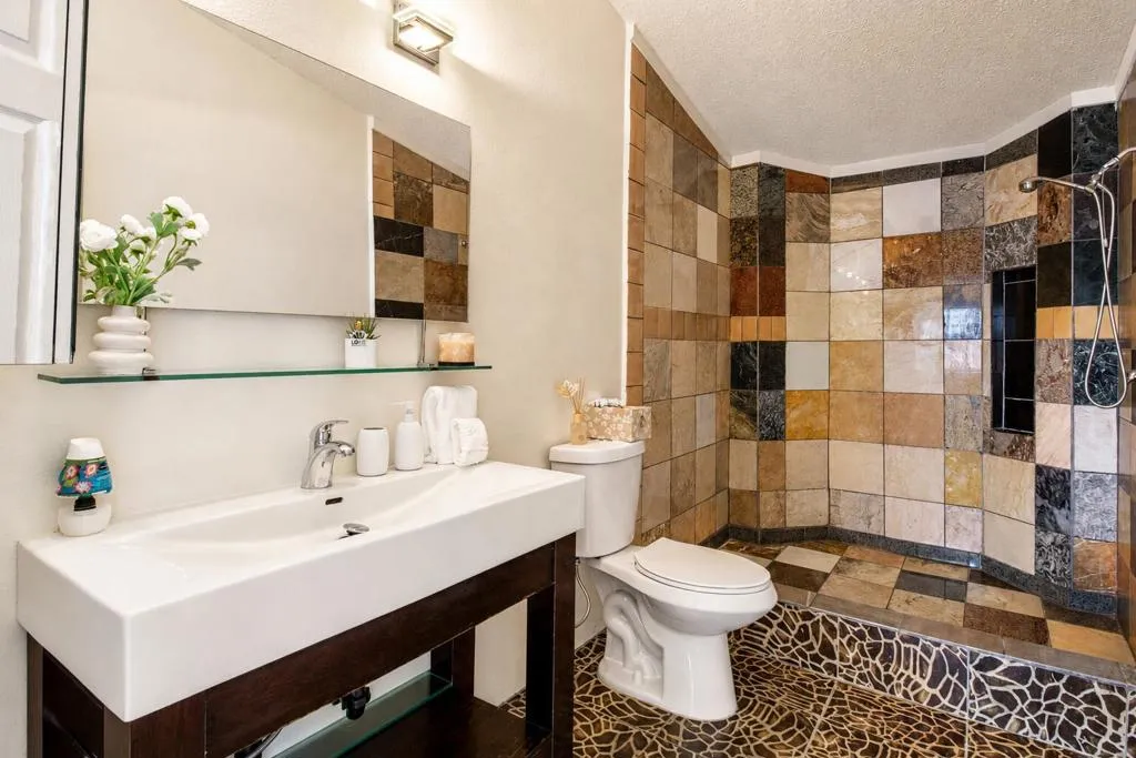 Master Bathroom Master Bathroom