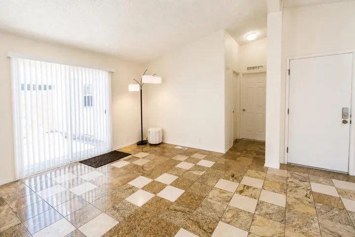 AE4FF3E0-8480-455E-B43D-3861C60AA860