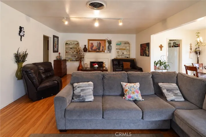 2989 Ladera, San Bernardino, California 92405 — photo 4
