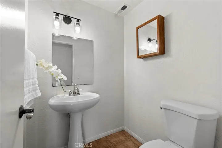 Bathroom 01