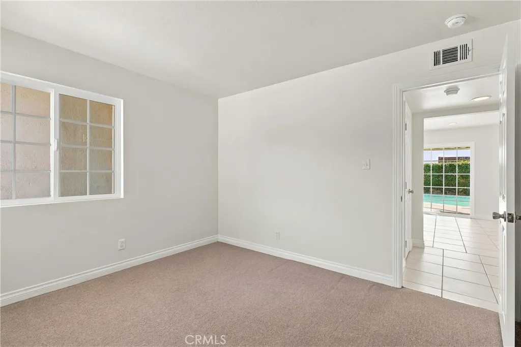 Downstairs Bedroom 1/Office Downstairs Bedroom 1/Office