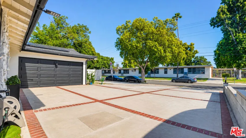 15829 Tupper Street, Los Angeles, California 91343 — photo 4
