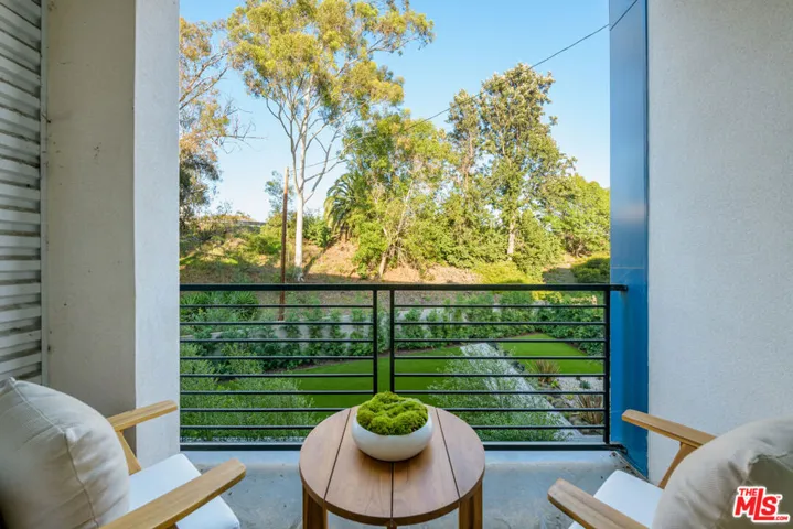 5851 Westside Crossing Lane, Los Angeles, California 90034 — photo 4