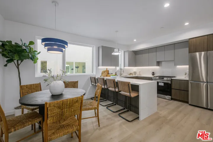 5851 Westside Crossing Lane, Los Angeles, California 90034 — photo 5