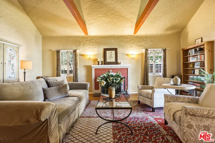 1611 Ard Eevin Avenue, Glendale, California 91202 — photo 5