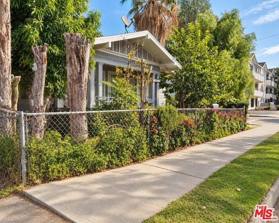 6411 Willis Avenue, Los Angeles, California 91411 — photo 4
