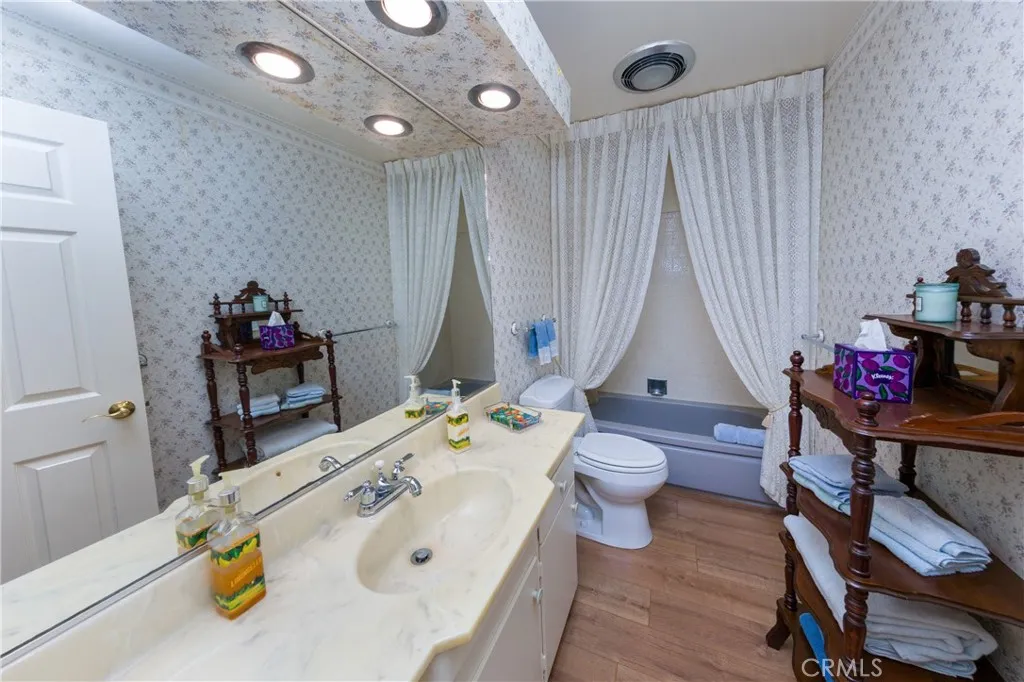 Secondary Bathroom Secondary Bathroom