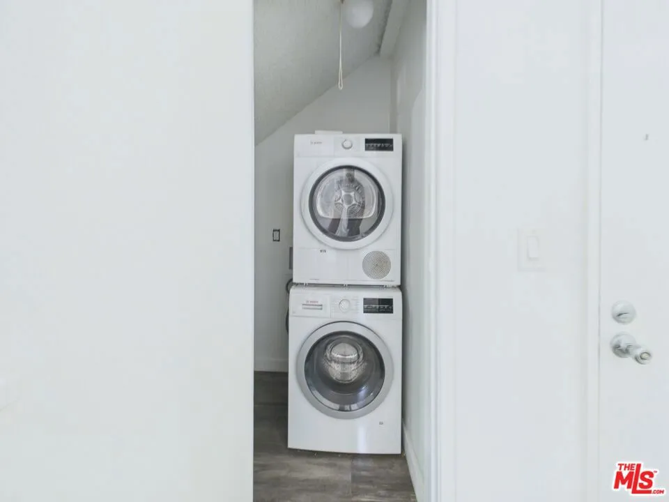 In Unit Washer/Dryer In Unit Washer/Dryer