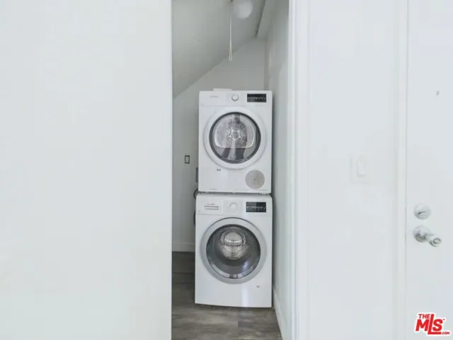 In Unit Washer/Dryer