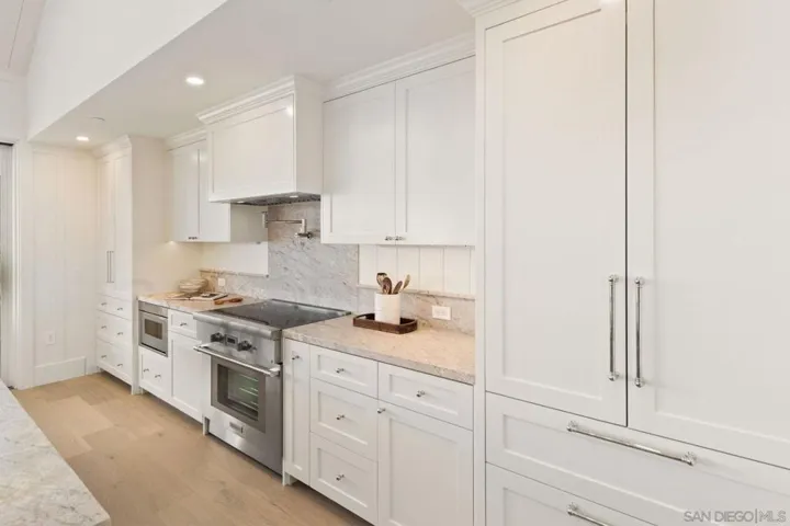 747 Orange Ave 202, Coronado, California 92118 — photo 4