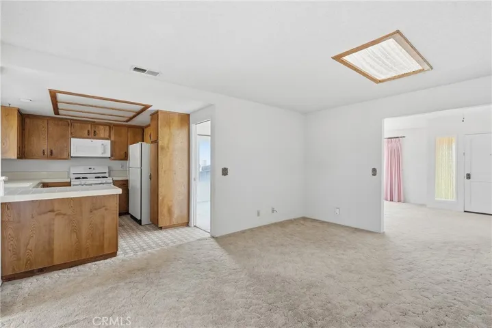 Kitchen & Bonus Area