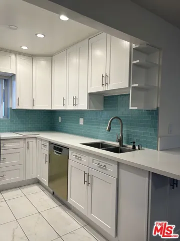 2452 Chelsea Place E, Santa Monica, California 90404 — photo 5