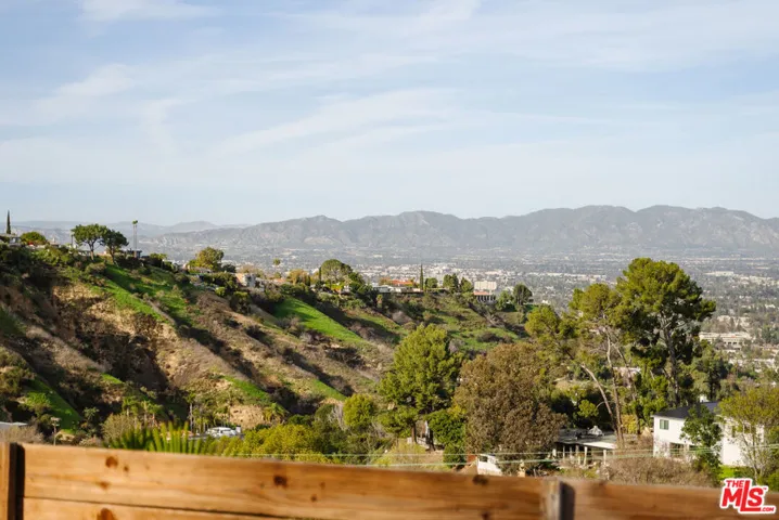 3310 Coy Drive, Los Angeles, California 91423 — photo 4