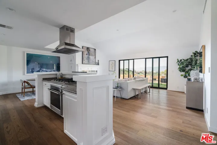 3310 Coy Drive, Los Angeles, California 91423 — photo 5