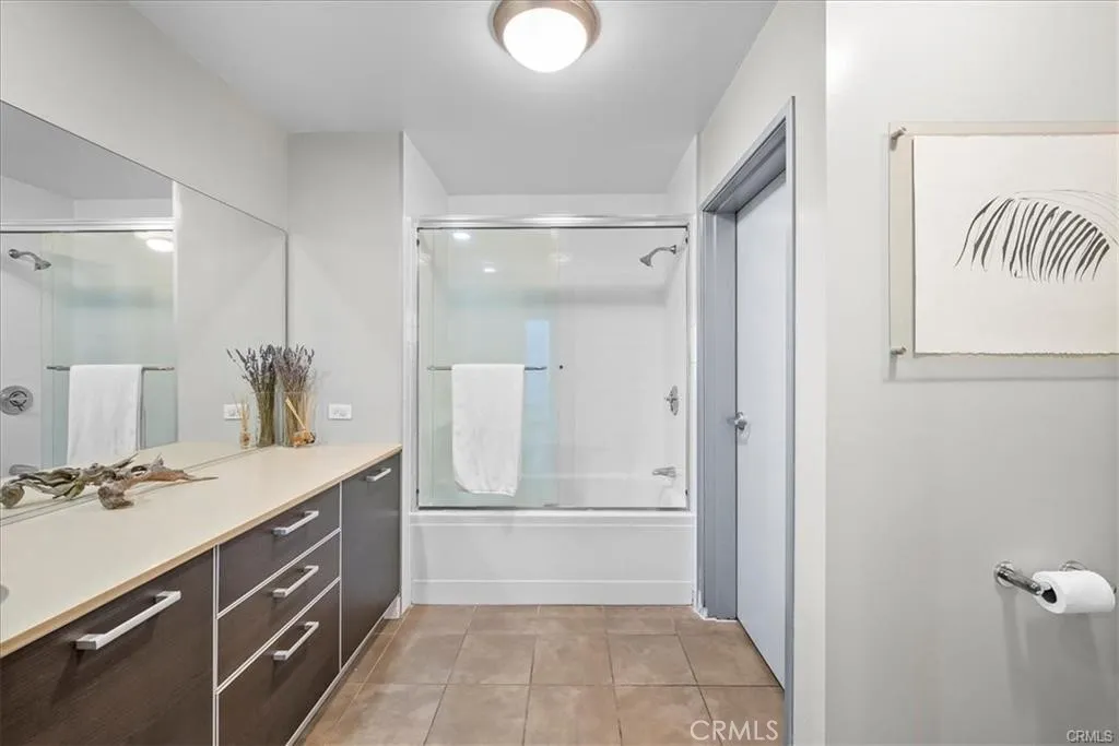 2nd bedroom bath with walk-in closet