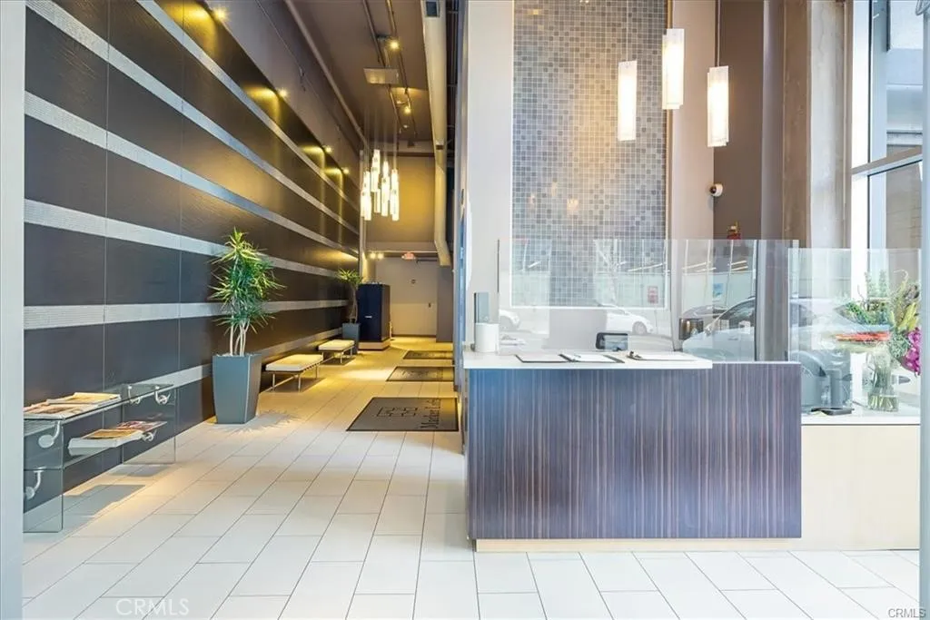 Front desk/Lobby