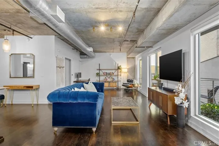 Living to 2nd bedroom
