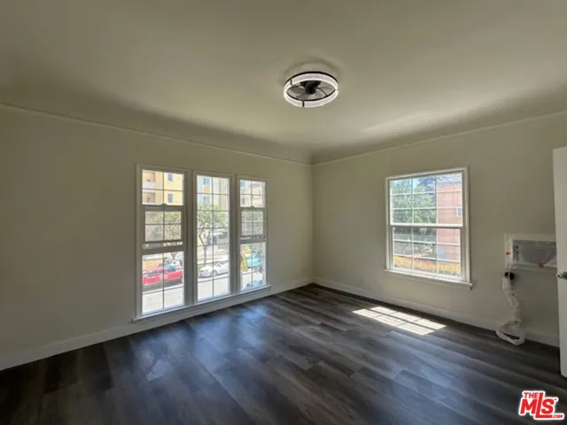 925 S Hobart Boulevard 1/2, Los Angeles, California 90006 — photo 5