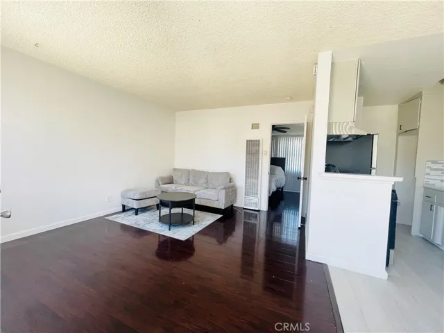 2437 Exposition Place 3, Los Angeles, California 90018 — photo 4