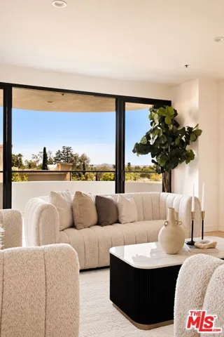 10560 Wilshire Boulevard 404, Los Angeles, California 90024 — photo 5