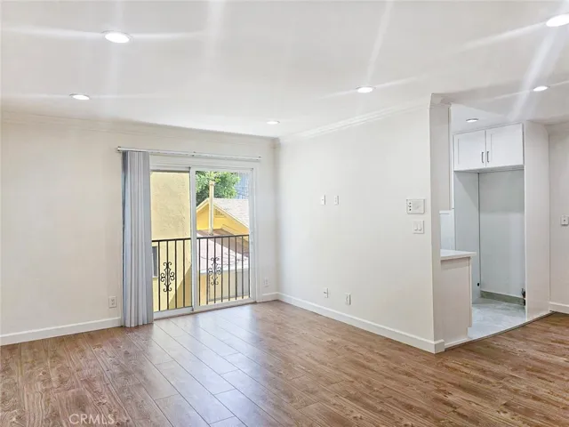 518 E Valencia F, Burbank, California 91501 — photo 5