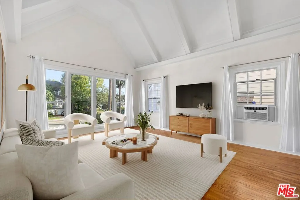 Living Room (virtually staged)