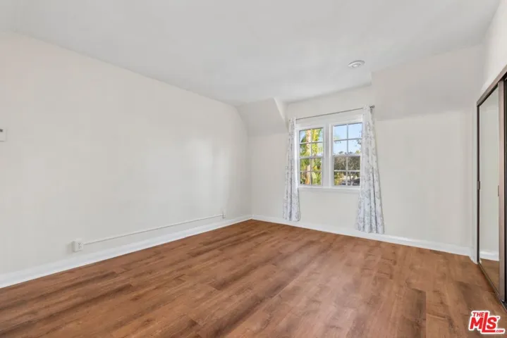 Upstairs Bedroom2