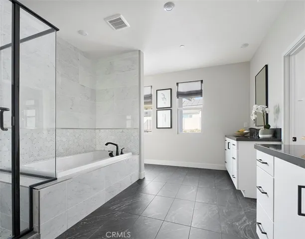 Model Photo-Actual home finishes and materials may vary.