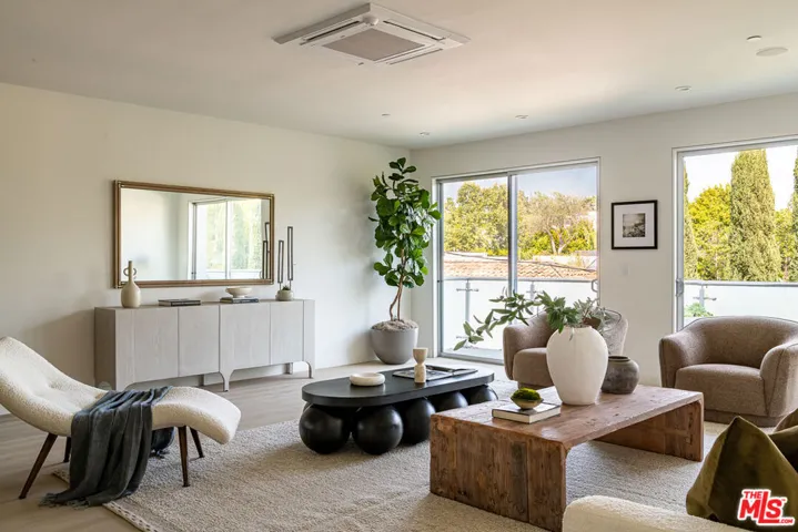 928 N Croft Avenue 303, West Hollywood, California 90069 — photo 4