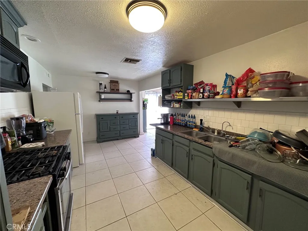 155- Kitchen