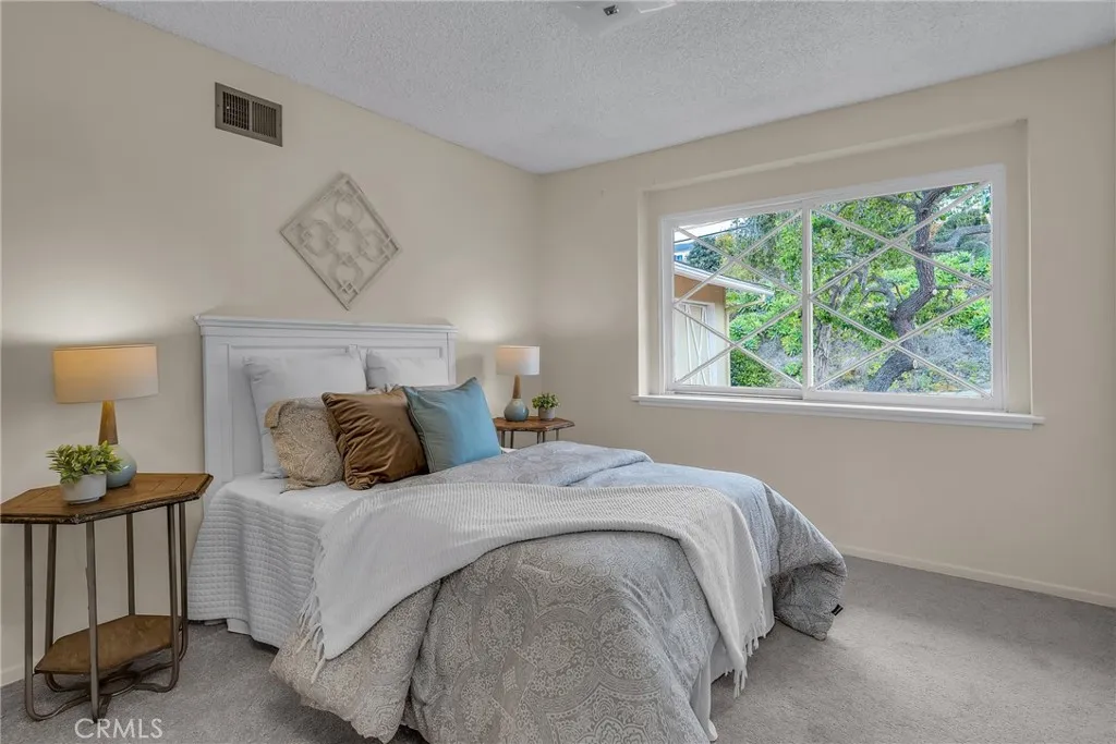 Bedroom 2 overlooking quiet hillside Bedroom 2 overlooking quiet hillside
