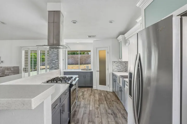 77729EdinboroughSt-7