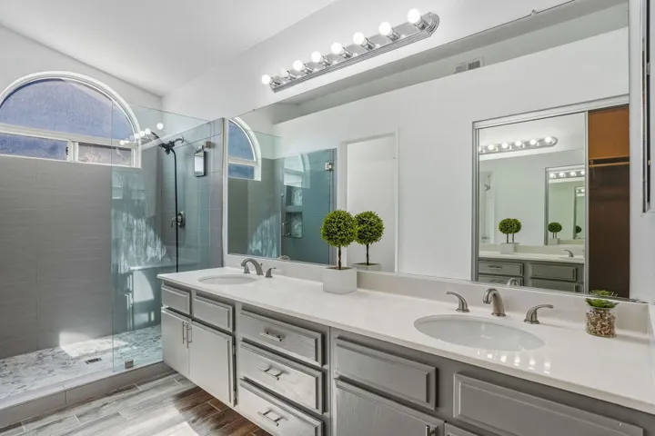 77729EdinboroughSt-31