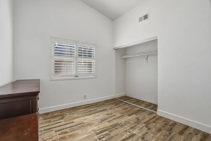 77729EdinboroughSt-23