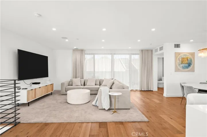 971 N Starlight Court, Los Angeles, California 90029 — photo 4