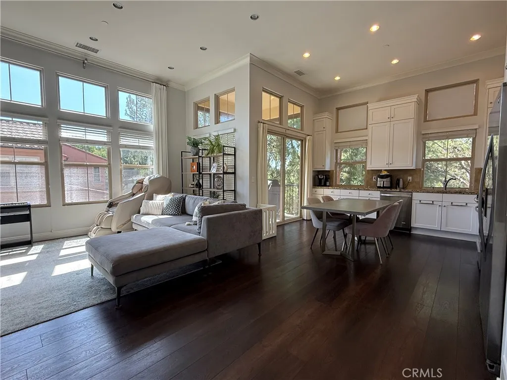 Living/Dining/Kitchen Area Living/Dining/Kitchen Area