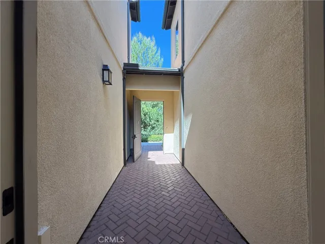 Entrance/Porch