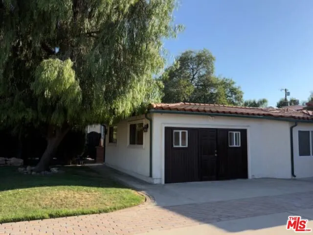 5833 Cahill Avenue, Los Angeles, California 91356 — photo 5