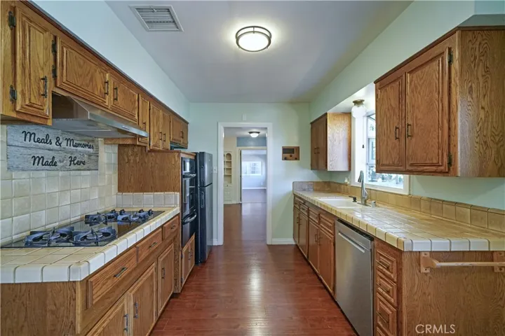 14710 Terryknoll Drive, Whittier, California 90604 — photo 5