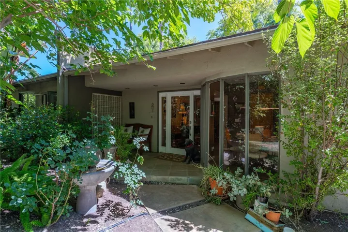 4956 Hood Drive, Woodland Hills, California 91364 — photo 5
