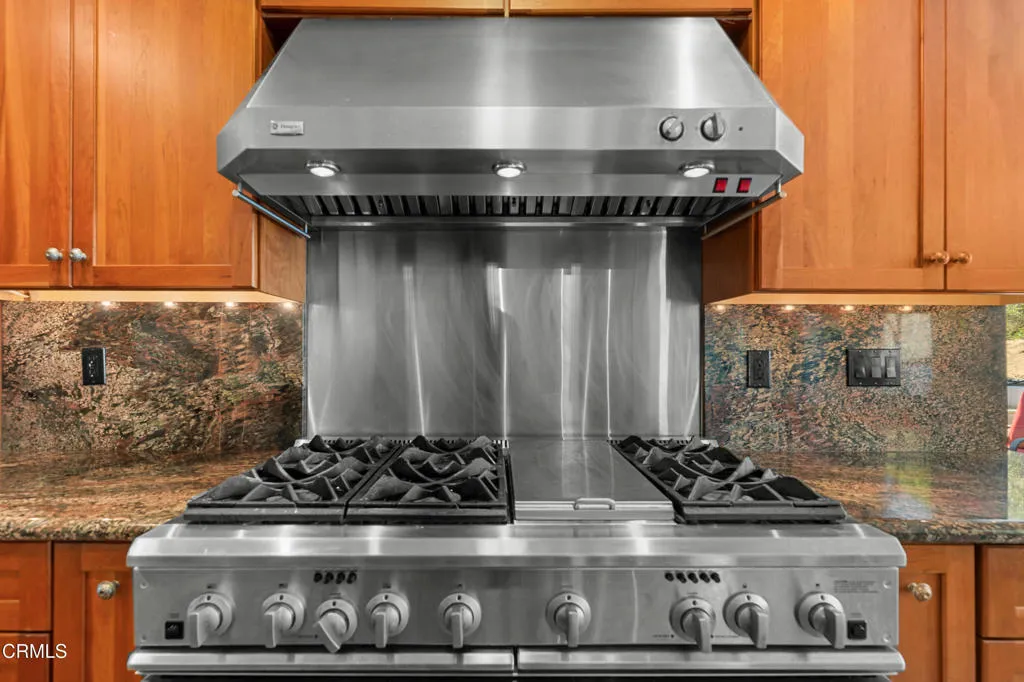Kitchen - 4Sterling Granger - The Real E Kitchen - 4Sterling Granger - The Real E