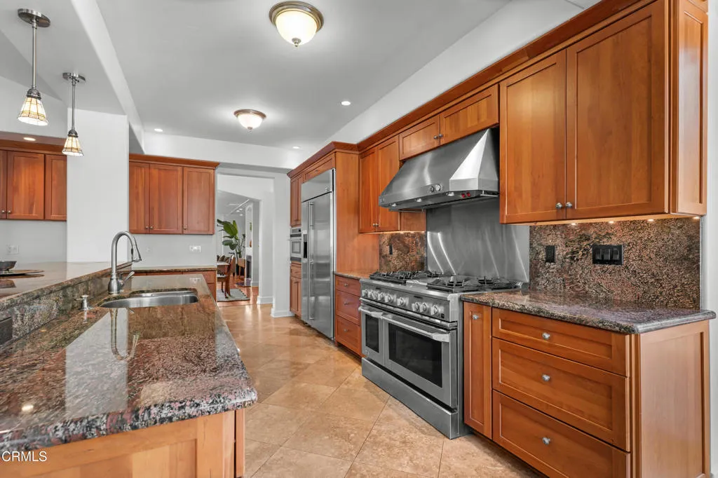 Kitchen - 3Sterling Granger - The Real E Kitchen - 3Sterling Granger - The Real E