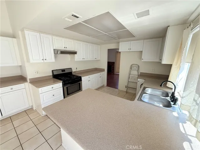 5948 Quiroz, Riverside, California 92509 — photo 5